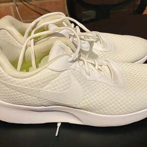 Nike Tanjun Sneakers
